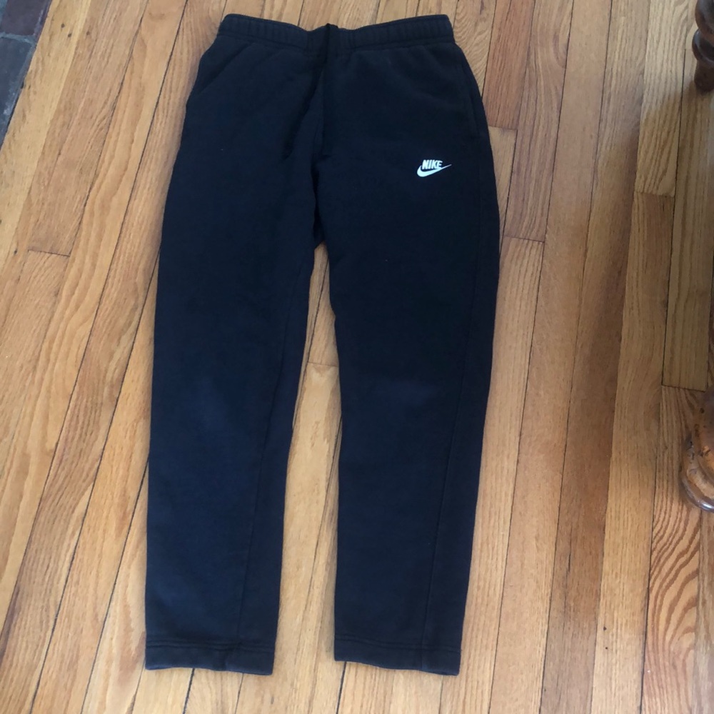 Nike men’s sweatpants in black